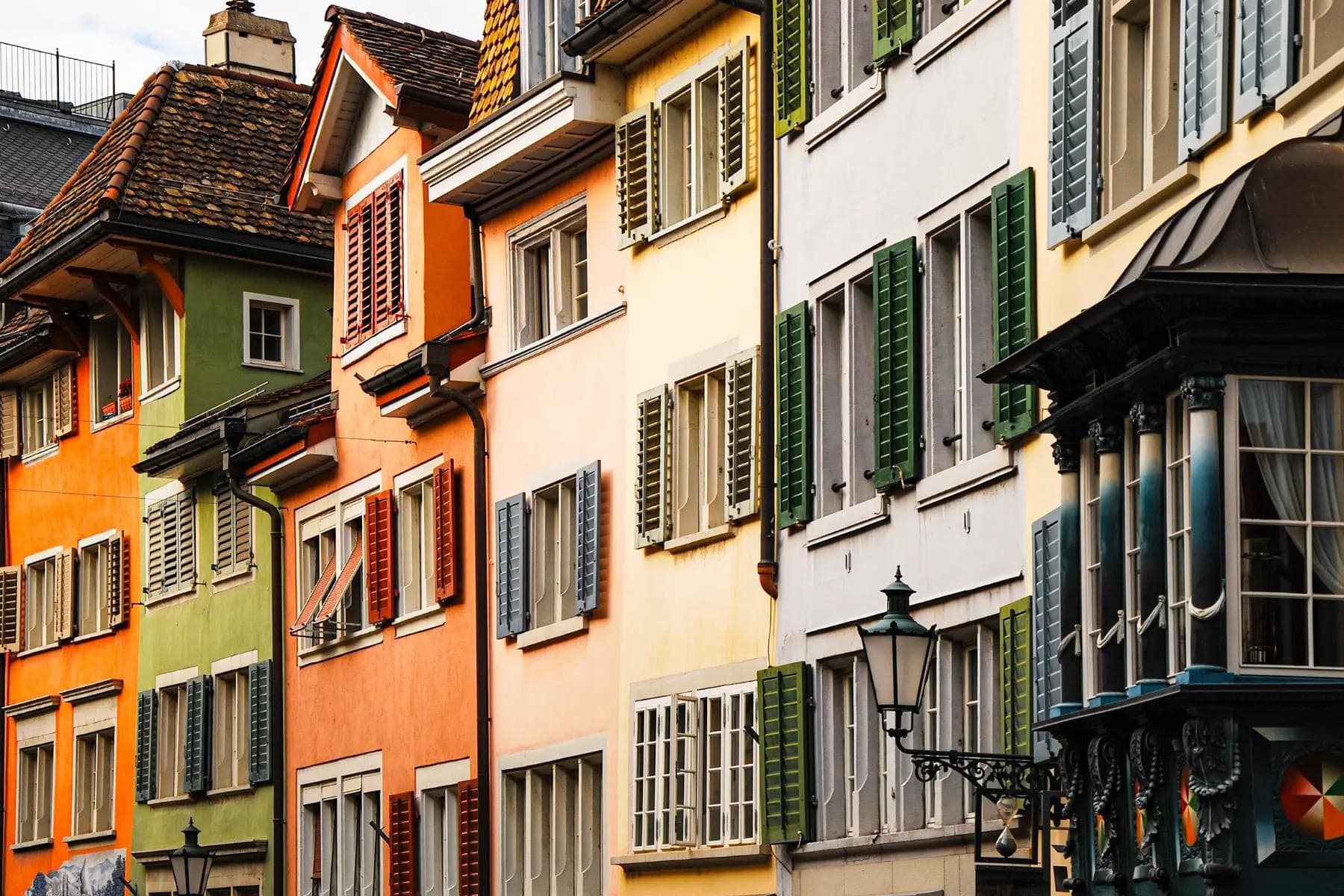 Genève et Lausanne sont des emplacements de choix pour les biens immobiliers destinés à la location. Genève et Lausanne sont des emplacements de choix pour les biens immobiliers destinés à la location.